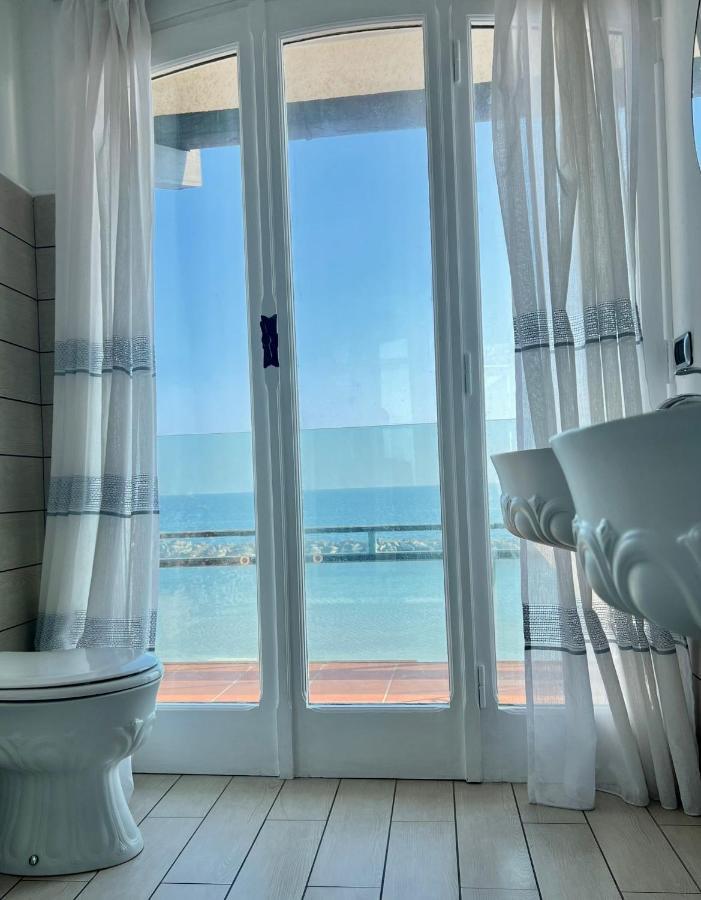 Villa Rita Sea Front View Sanremo - Parcheggio Gratuito In Struttura Exterior photo